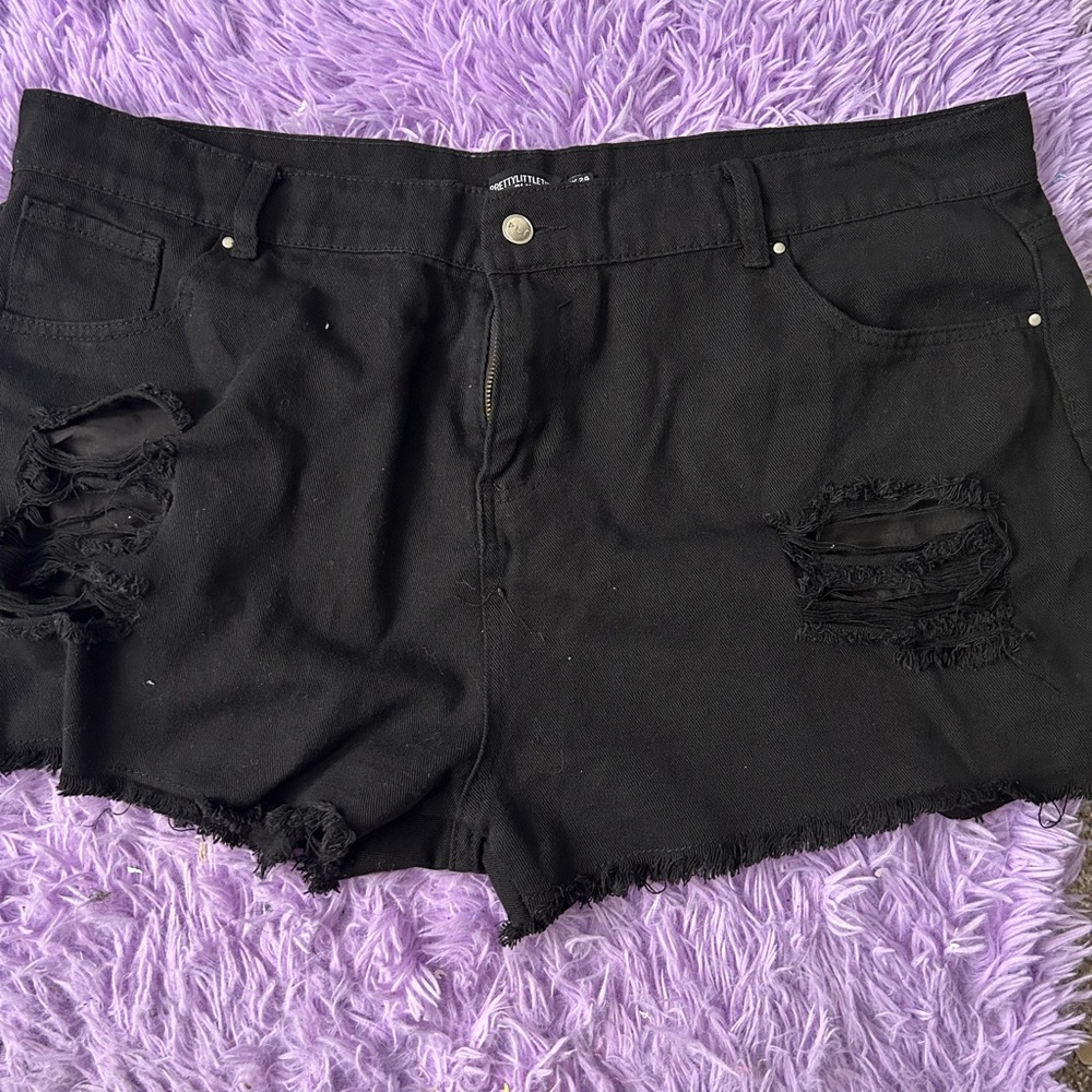 PrettyLittleThing Black Distressed Jean Shorts